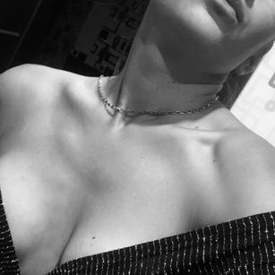 Model - VanessaA pussy