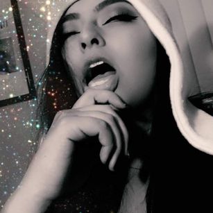 Model - MyKinkAcademia cumslut