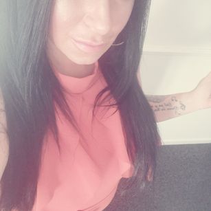 Model - Mistress Nikki submissive