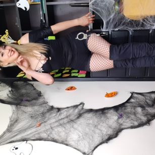 Model - Susan Heel blowjobs