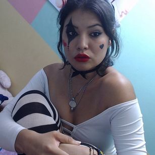 Model - Hinnata Pink DEEPTROAT