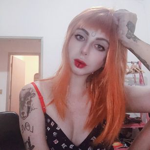 Model - Jinx smoking