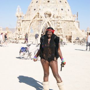 Model - MistressViv1 8