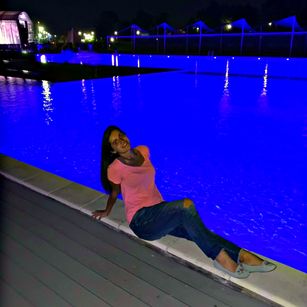 Model - LeydiS loving