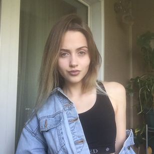 Model - Sexy Nika Hot