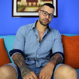 Model - BANER BAKER horny