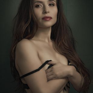 Model - EMILIA_HUNT anal