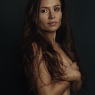 Model - EMILIA_HUNT feet