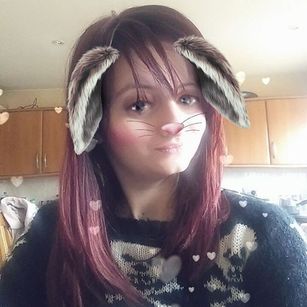 Model - Frankie Jay peachy