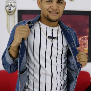 Model - ISAAC VELEZ feet