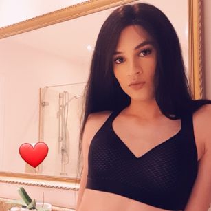 Model - Alison Givency camgirl