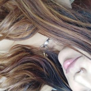 Model - Carolayn Jeis cum