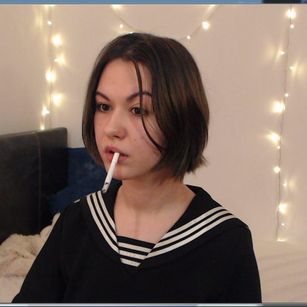 Model - Donttellurwife young