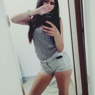 Model - SarahDoll fuckpussy