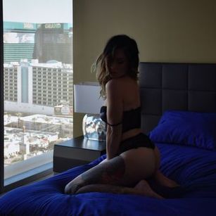 Model - Blu XXXo Dream cumshow