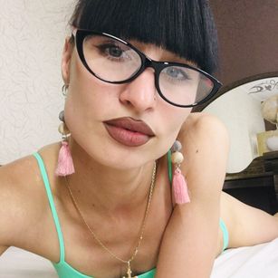 Model - SunnyKaren play