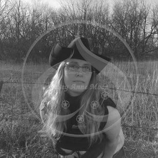 Model - Casey Anne Moon curvy