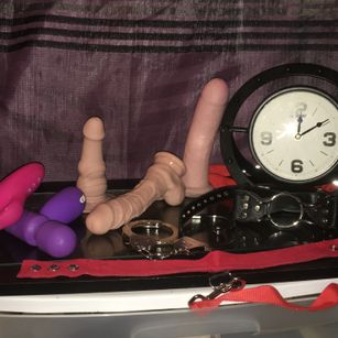 Model - IMShanaSwanz petite