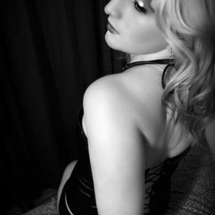 Model - Onesinfulnight ass