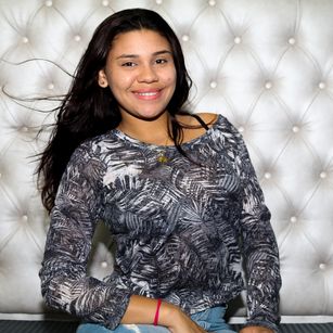 Model - kaylenox petite