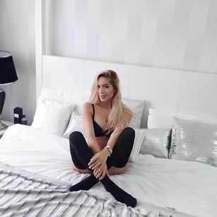 Model - YaseminFit sexy