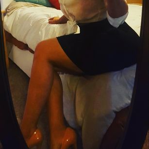 Model - sunshine masterbation