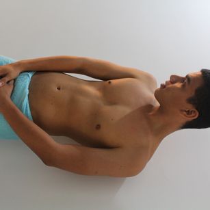 Model - Connor Grey latino