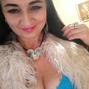 Model - WonderLina mature