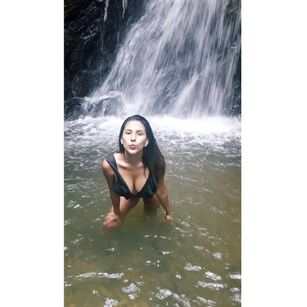 Model - Alessia Mancini friendly