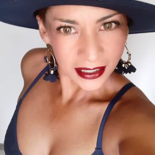 Model - Sara roche bsd