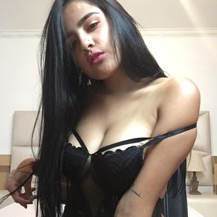 Model - Grace Simpson colombian