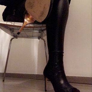 Model - Mistress Noor pantyhose