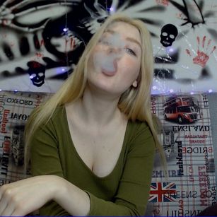 Model - Janet Mason joi