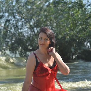 Model - CarmenDeep striptease