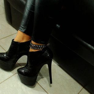 Model - queenlorraa feminisation