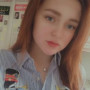 Model - Daria Cute Lips young