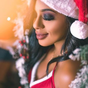 Model - sweetvane sweet