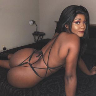 Model - Lana Kane dominatrix