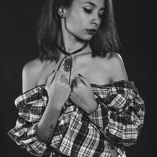 Model - Alice Luss liveorgams