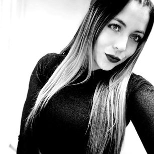 Model - Nicol squirt