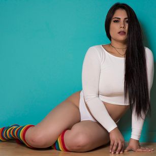 Model - EMILYFIRE blowjob