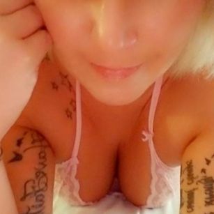 Model - LexxxyLoo roleplay