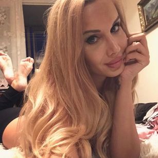 Model - Sexy Nina Blonde