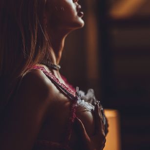 Model - Sexy Nina tits