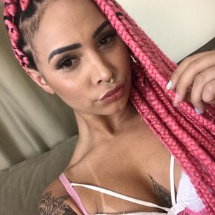 Model - Pocahontas bigbutt