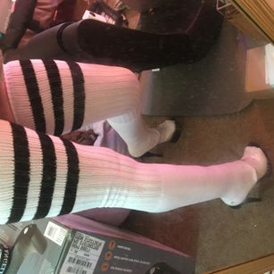 Model - Roxie Lovesick smoking