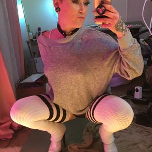 Model - Roxie Lovesick pornstar