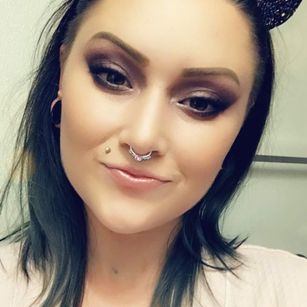 Model - Roxie Lovesick horny