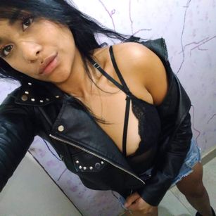 Model - antonella anal