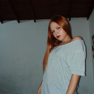 Model - Mallory Kay squirt